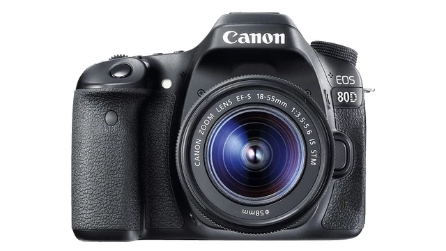 Canon EOS 80D - относительно бюджетная зеркальная камера, отлично подходящая для ведения стримов